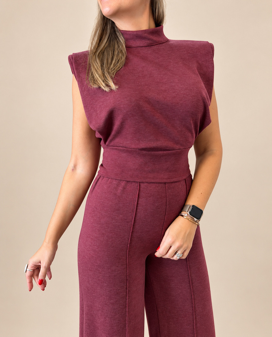 Conjunto Naia Burdeos